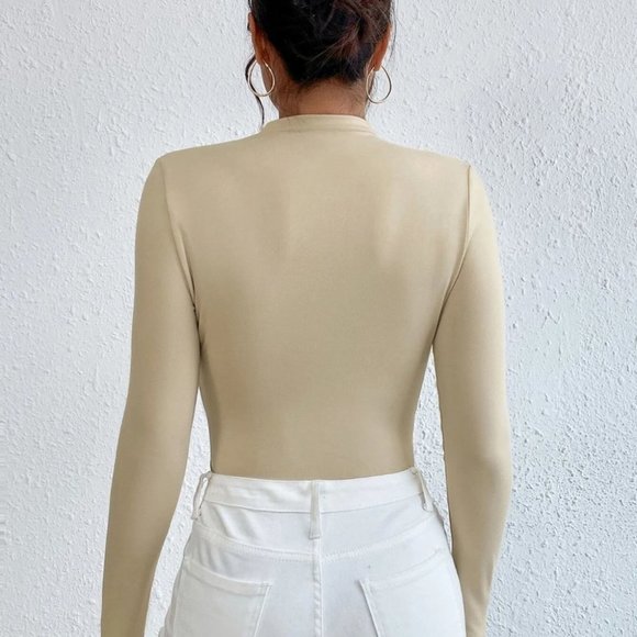 Minimalist Ruched Solid Bodysuit beige - Picture 2 of 5